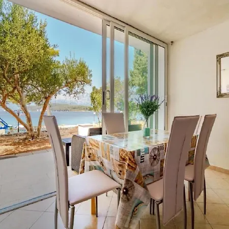 Lumbarda Resort Apartments Daire